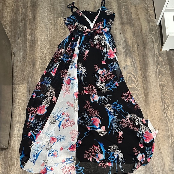 White House Black Market Kids Floral Dress in Black and Blue - Picture 1 of 3